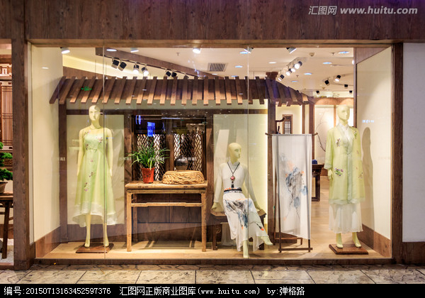 櫥窗魔法 服飾攝影與生活美學的永恒對話